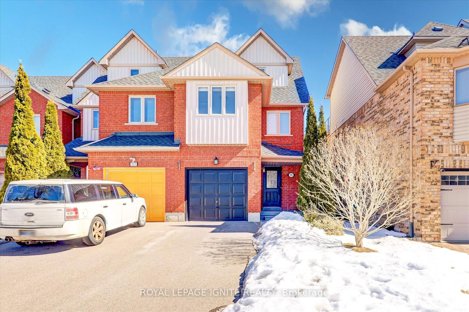 Building at 355 Sparrow Circle, Pickering, Highbush