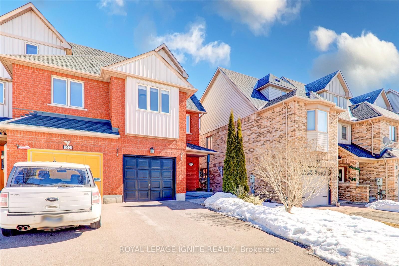 Townhouse leased at 355 Sparrow Circle, Pickering, Highbush, L1V 7E6 - MLS: E12017642