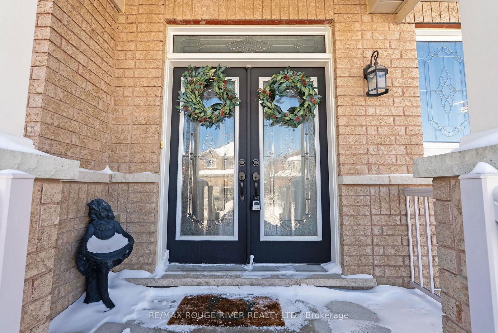 Detached House sold at 94 Thomas Woodlock Street, Clarington, Newcastle, L1B 1G9 - MLS: E12018085