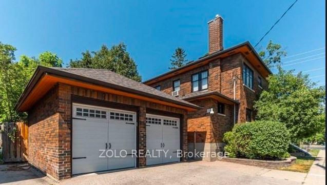 512 Simcoe Street