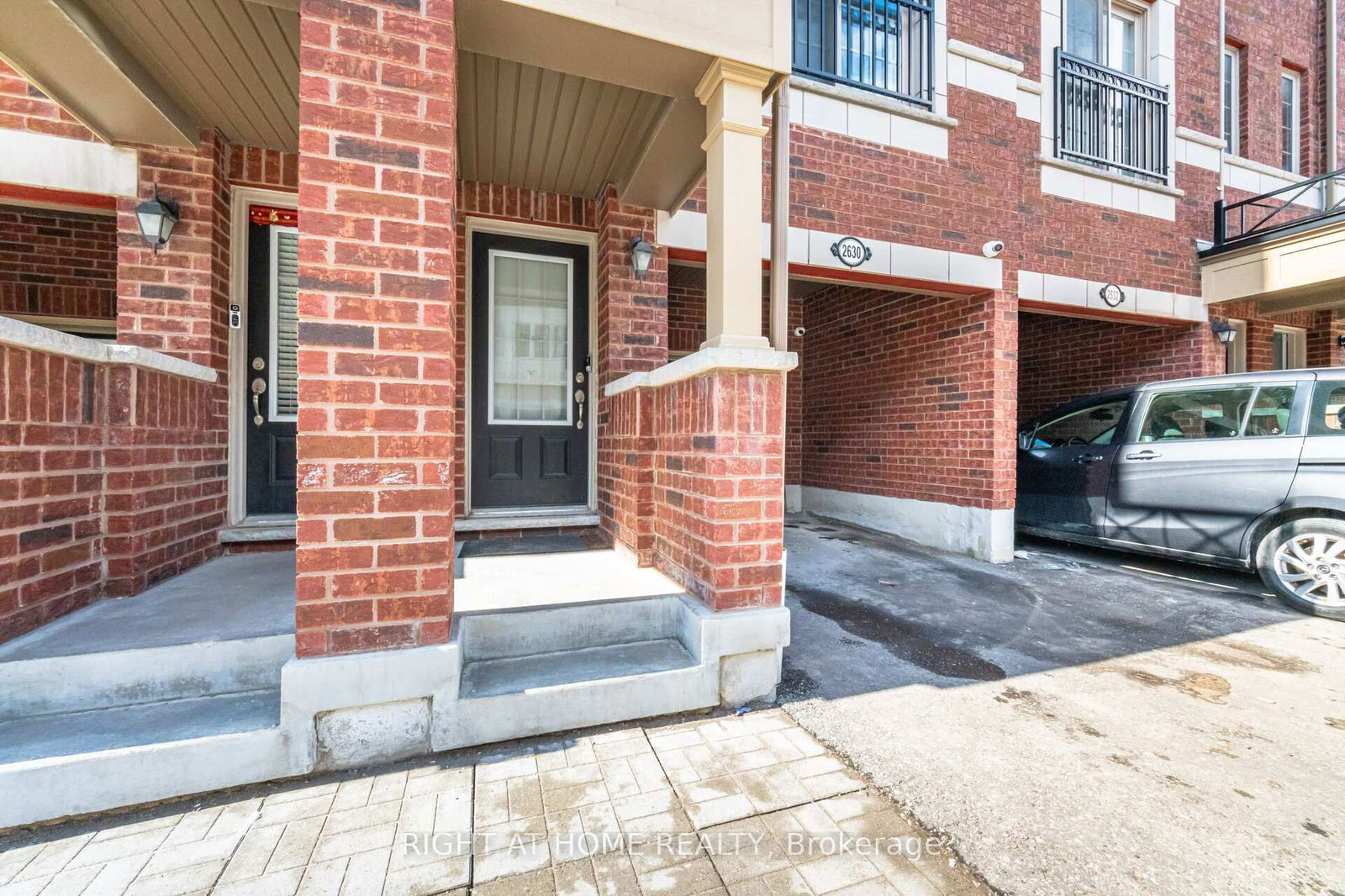 Townhouse sold at 106-2630 Deputy Minister Path, Oshawa, Windfields, L1L 0M7 - MLS: E12018549