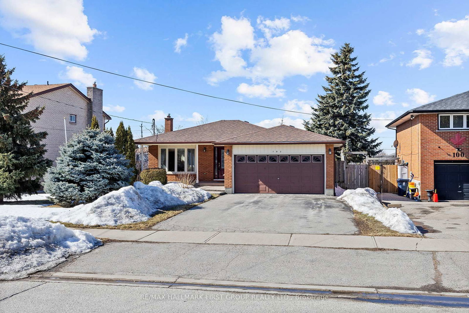Property at 102 Applewood