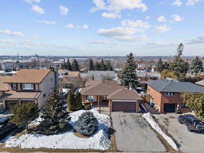102 Applewood Cres, Whitby - Blue Grass Meadows image-0-1