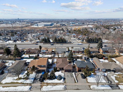 102 Applewood Cres, Whitby - Blue Grass Meadows image-0-2