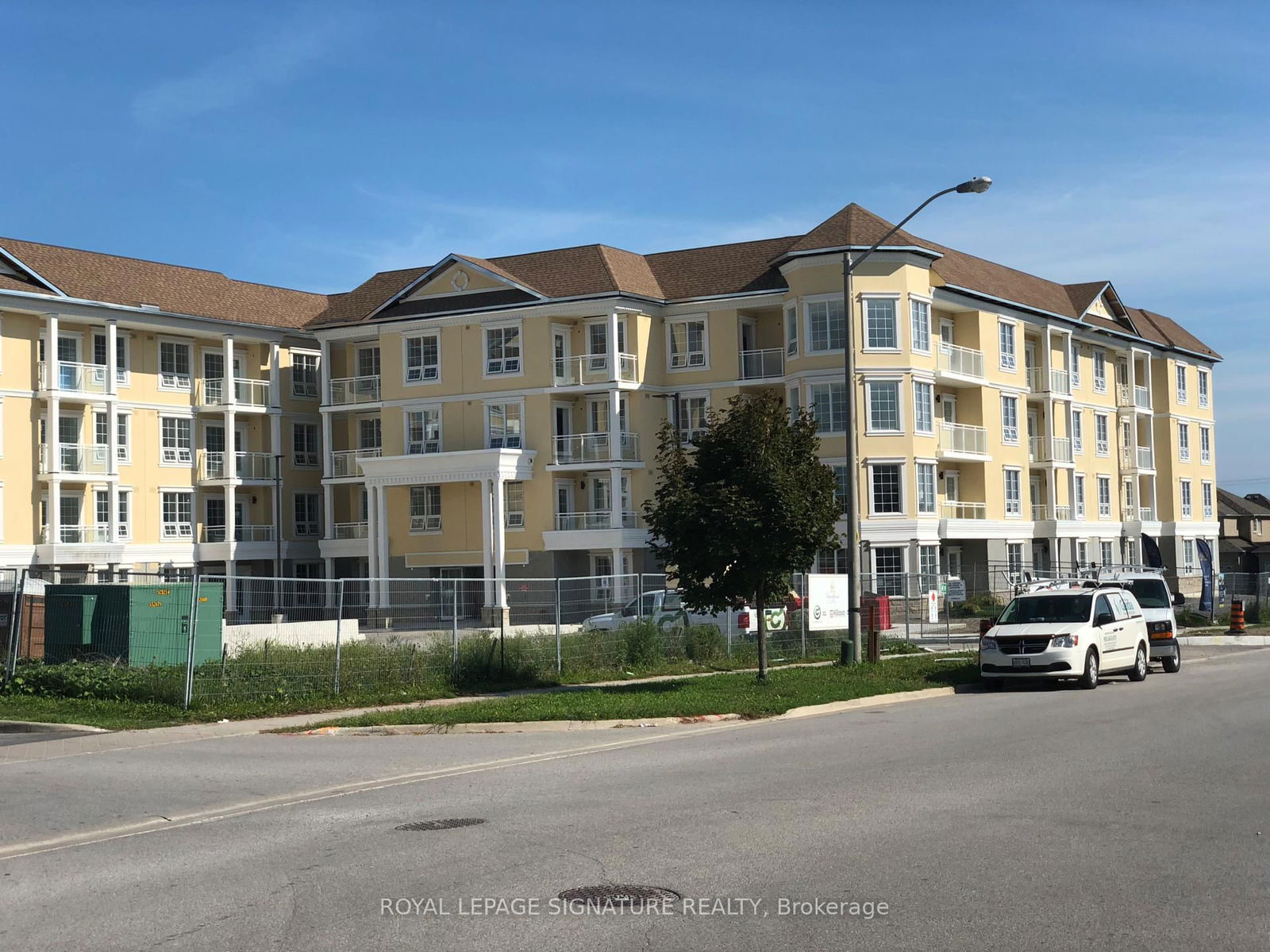 Condo for sale at 321-21 Brookhouse Drive, Clarington, Newcastle, L1B 0V4 - MLS: E12019138