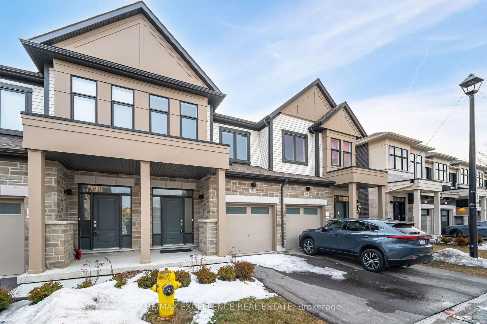 Townhouse for sale at 300 Okanagan Path, Oshawa, Donevan, L1H 0A7 - MLS: E12019244