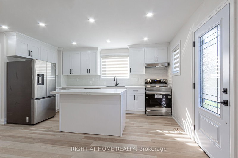 961 Victoria Park Ave, Toronto, M4B 2J4 | Image 2