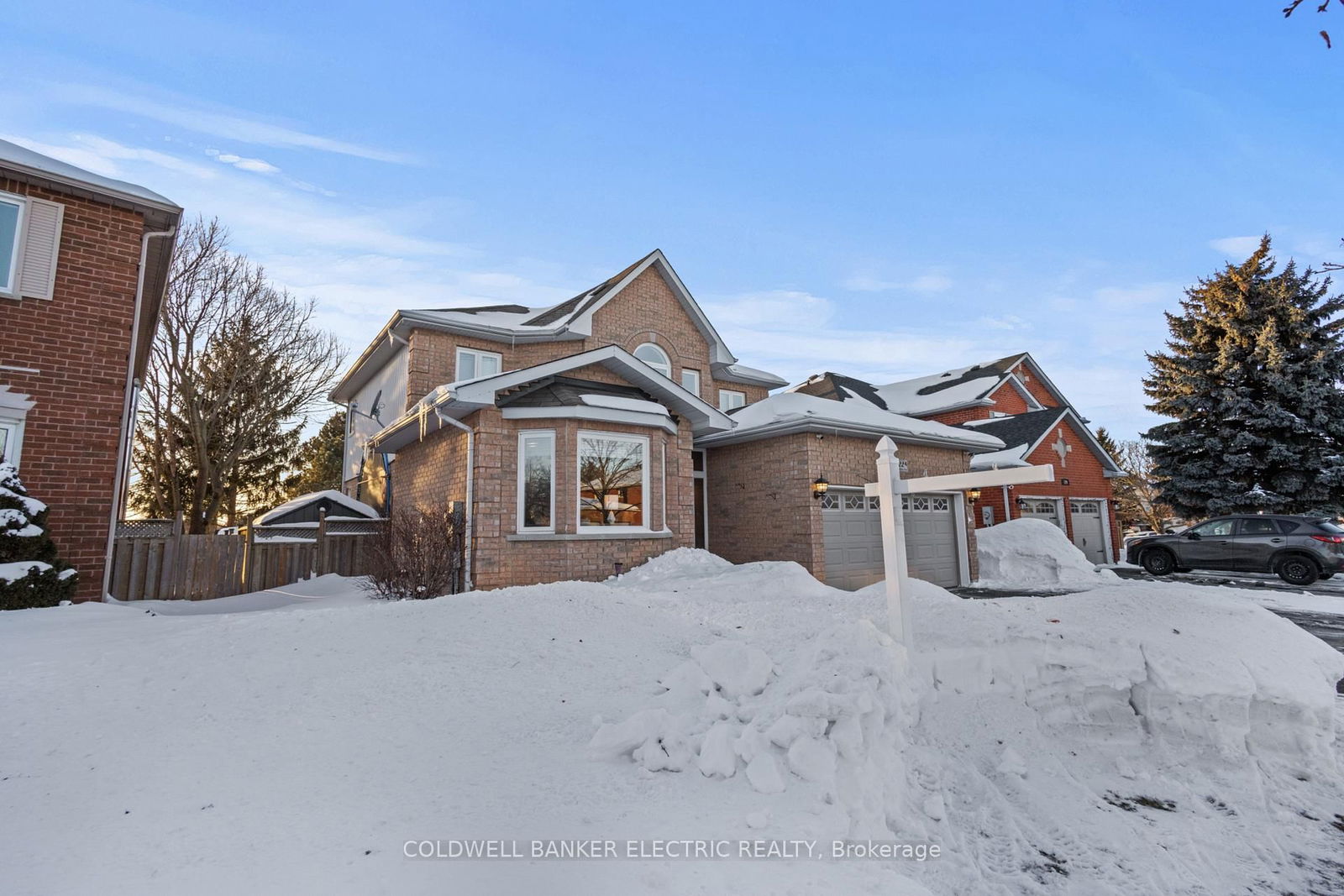 Detached House for sale at 122 Robert Adams Drive, Clarington, Courtice, L1E 2C4 - MLS: E12020471