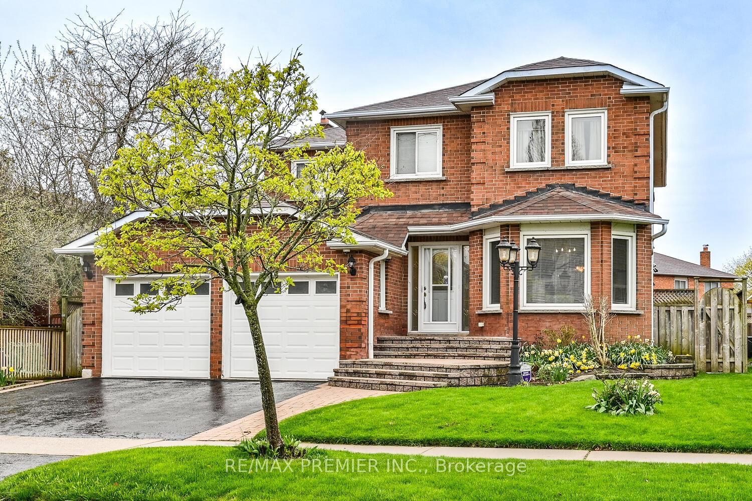 Detached House for sale at 1086 Shoal Point Road, Ajax, South East, L1S 6Y9 - MLS: E12020816