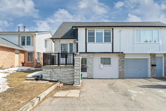 1279 Northmount Street