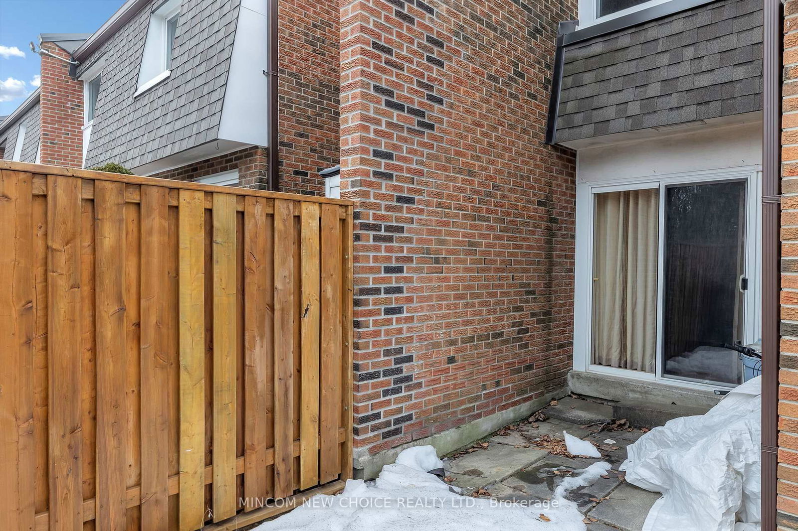 Townhouse for sale at 58-107 Dovedale Drive, Whitby, Downtown Whitby, L1N 1Z7 - MLS: E12022045