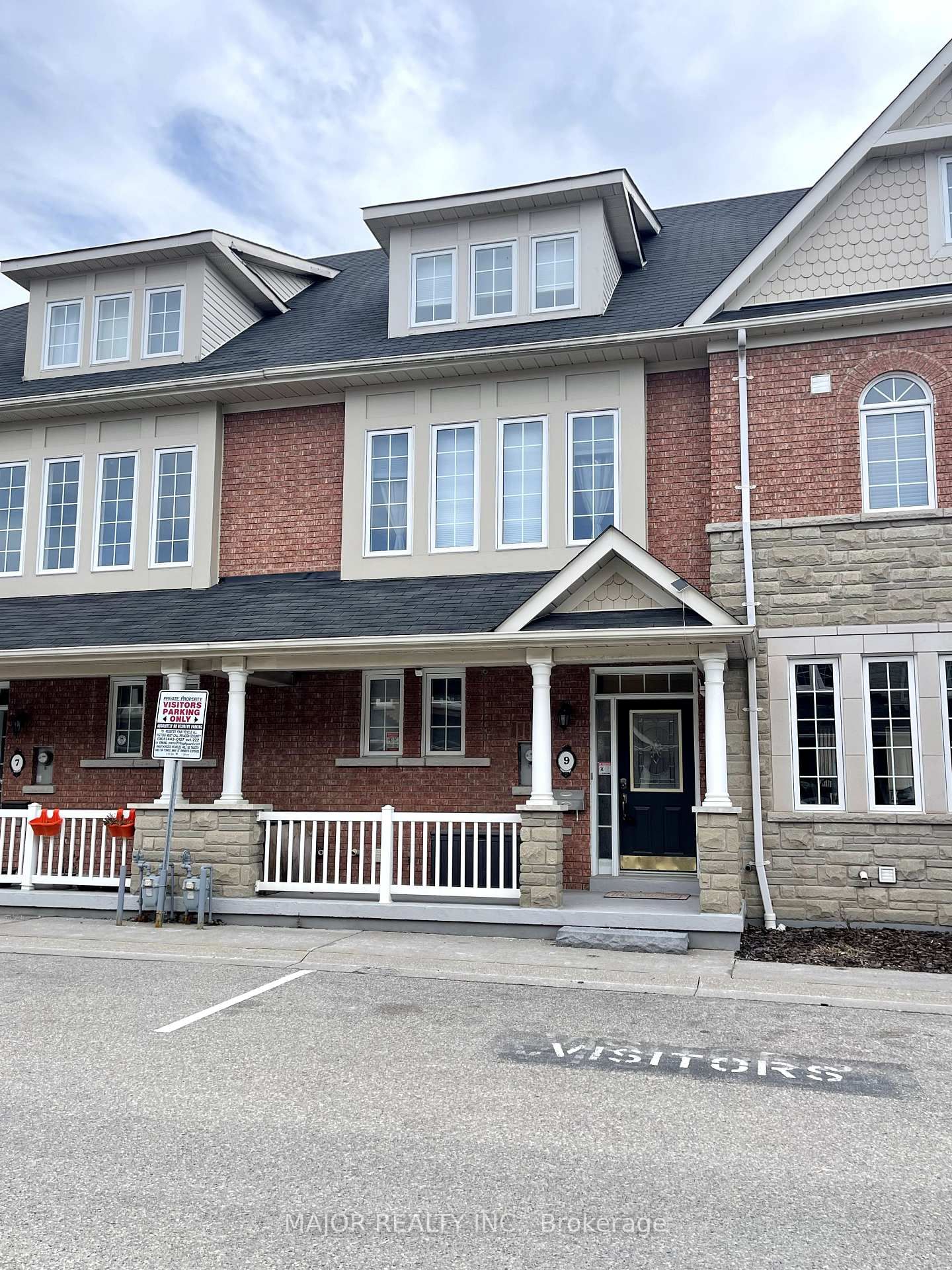 Property at 9 Torr