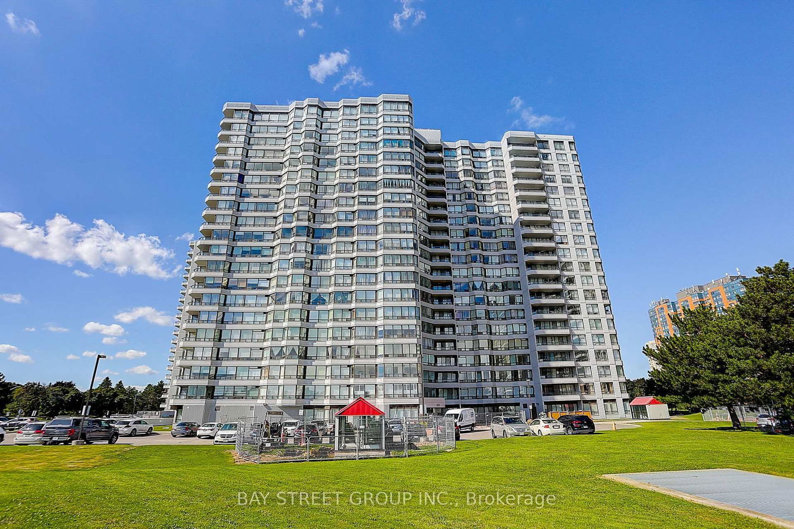 Condo for sale at 603-330 Alton Towers Circle, Toronto, Milliken, M1V 5H3 - MLS: E12022233