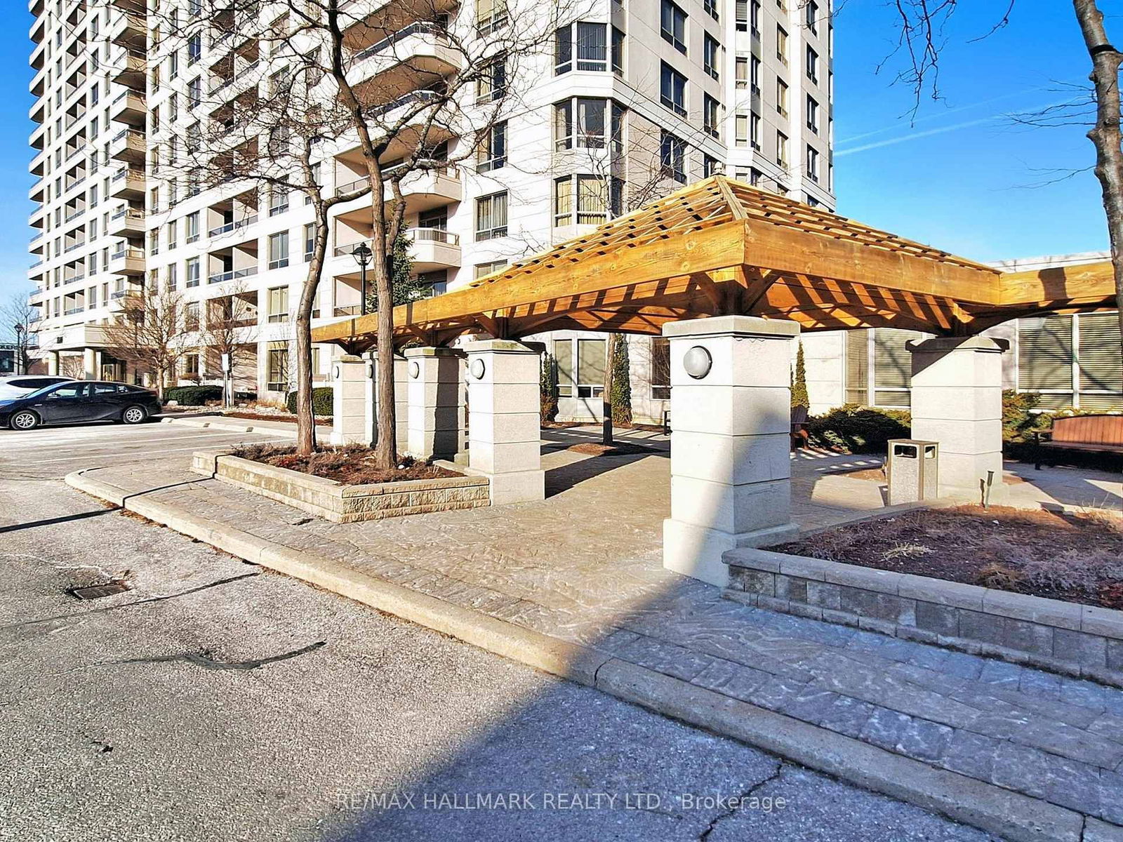 Condo for sale at 211-1000 The Esplanade North N/A, Pickering, Town Centre, L1V 6V4 - MLS: E12022370