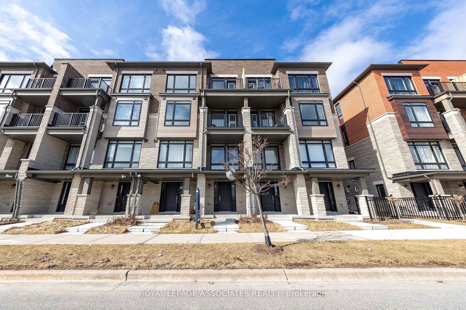 Townhouse leased at 484 Salem Road, Ajax, Central, L1S 0G9 - MLS: E12023282