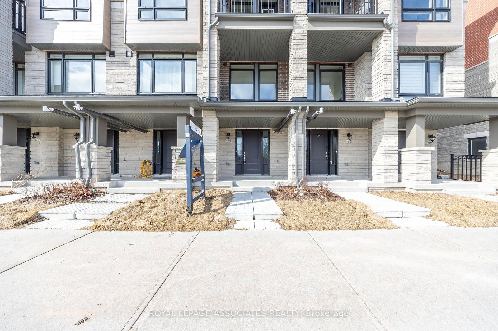 Townhouse leased at 484 Salem Road, Ajax, Central, L1S 0G9 - MLS: E12023282