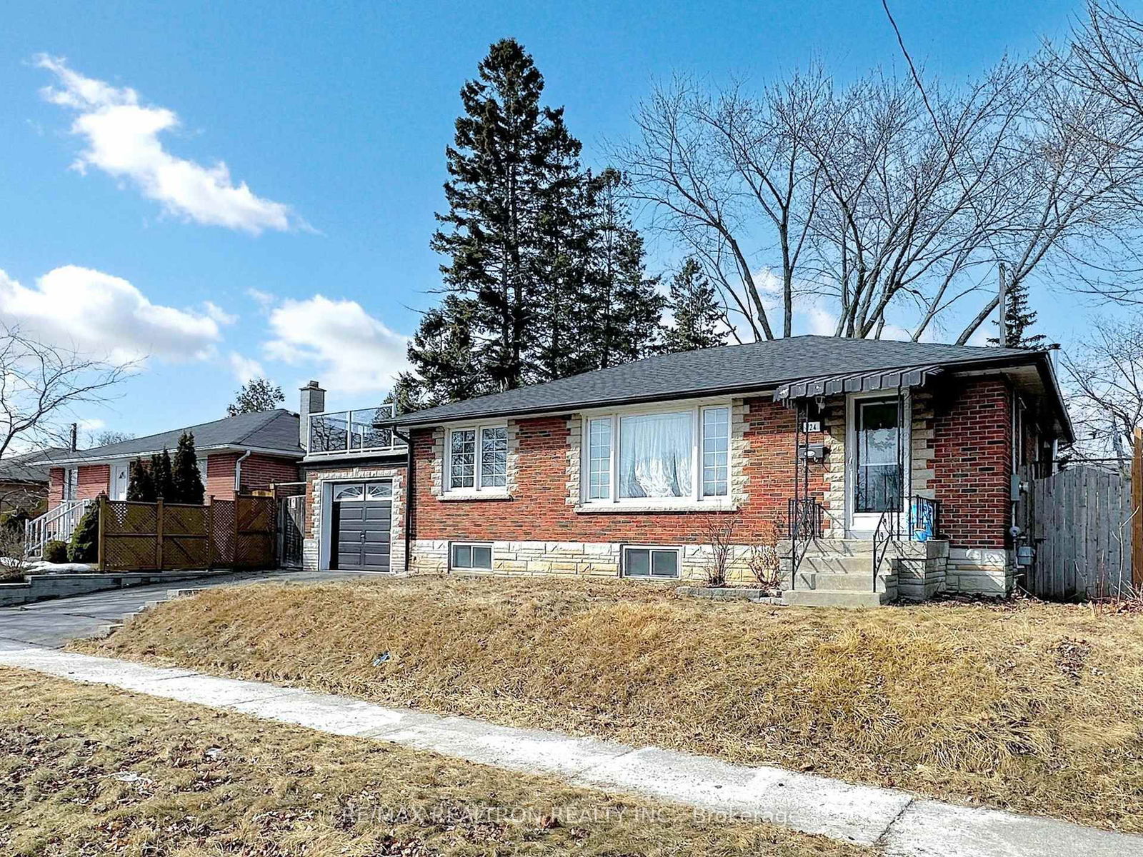 Detached House for sale at 724 Phillip Murray Avenue, Oshawa, Lakeview, L1J 1J3 - MLS: E12023900