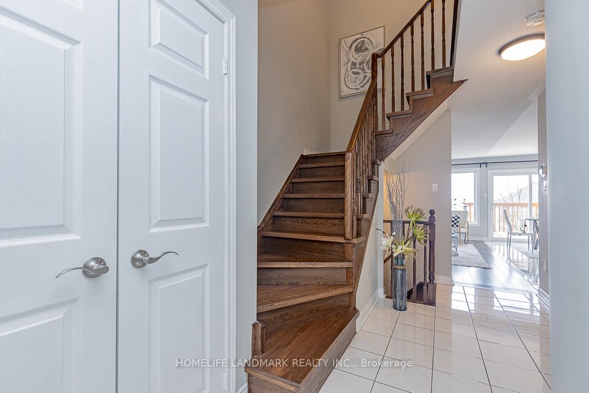 Townhouse for sale at 121 Dooley Crescent, Ajax, Northwest Ajax, L1T 4J3 - MLS: E12025829