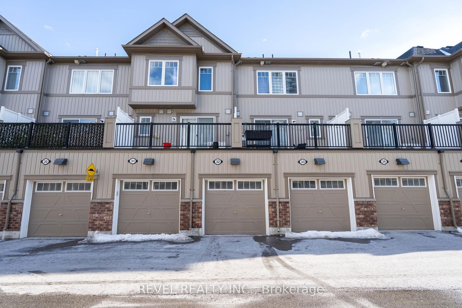 Townhouse for sale at 32-2500 Hill Rise Court, Oshawa, Windfields, L1L 0J5 - MLS: E12026225