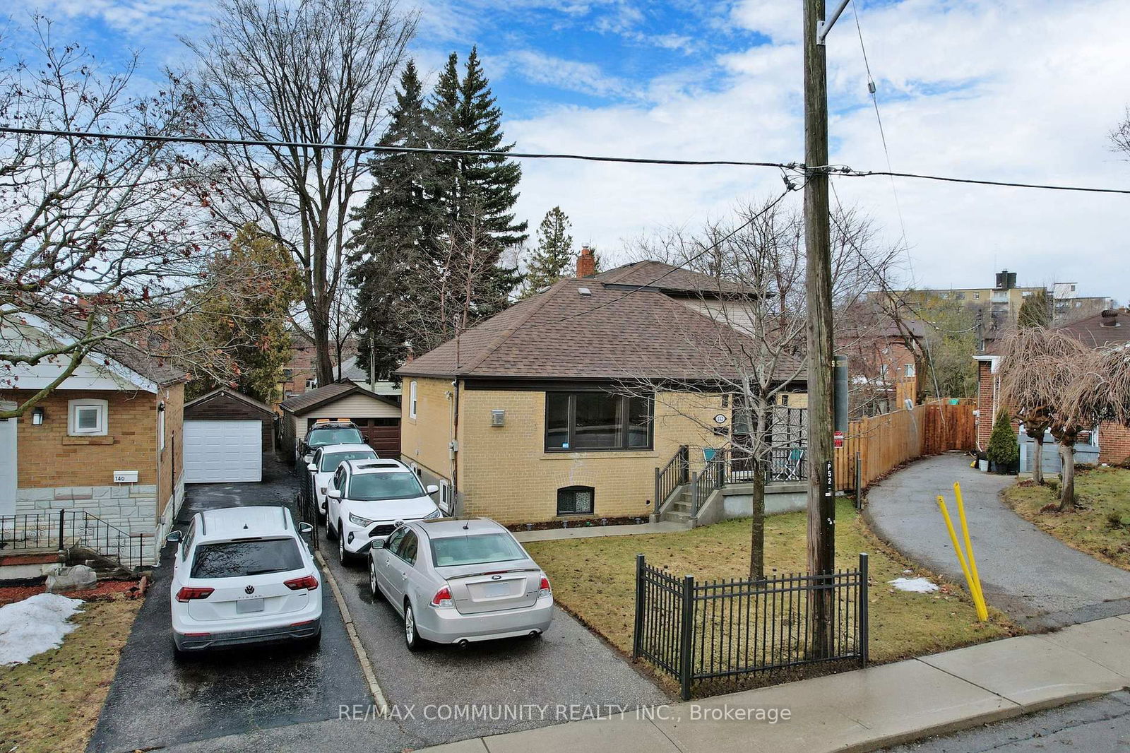 Detached House for sale at 142 Meighen Avenue, Toronto, O'Connor-Parkview, M4B 2H9 - MLS: E12026998