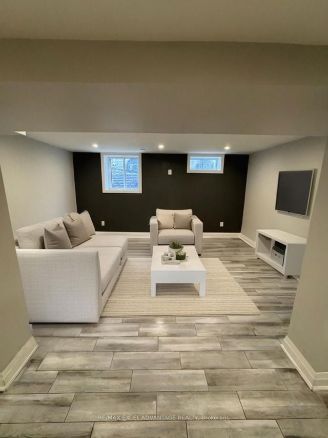 Lower - 542 Gibbons Street