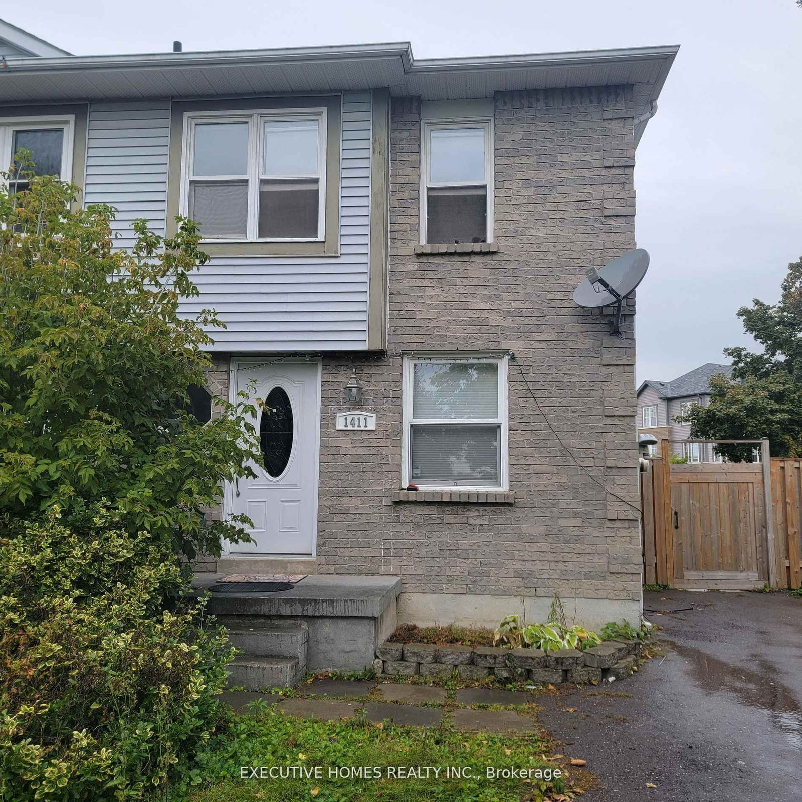 Semi-Detached House for sale at 1411 Beaverbrook Court, Oshawa, Lakeview, L1J 8L1 - MLS: E12027347