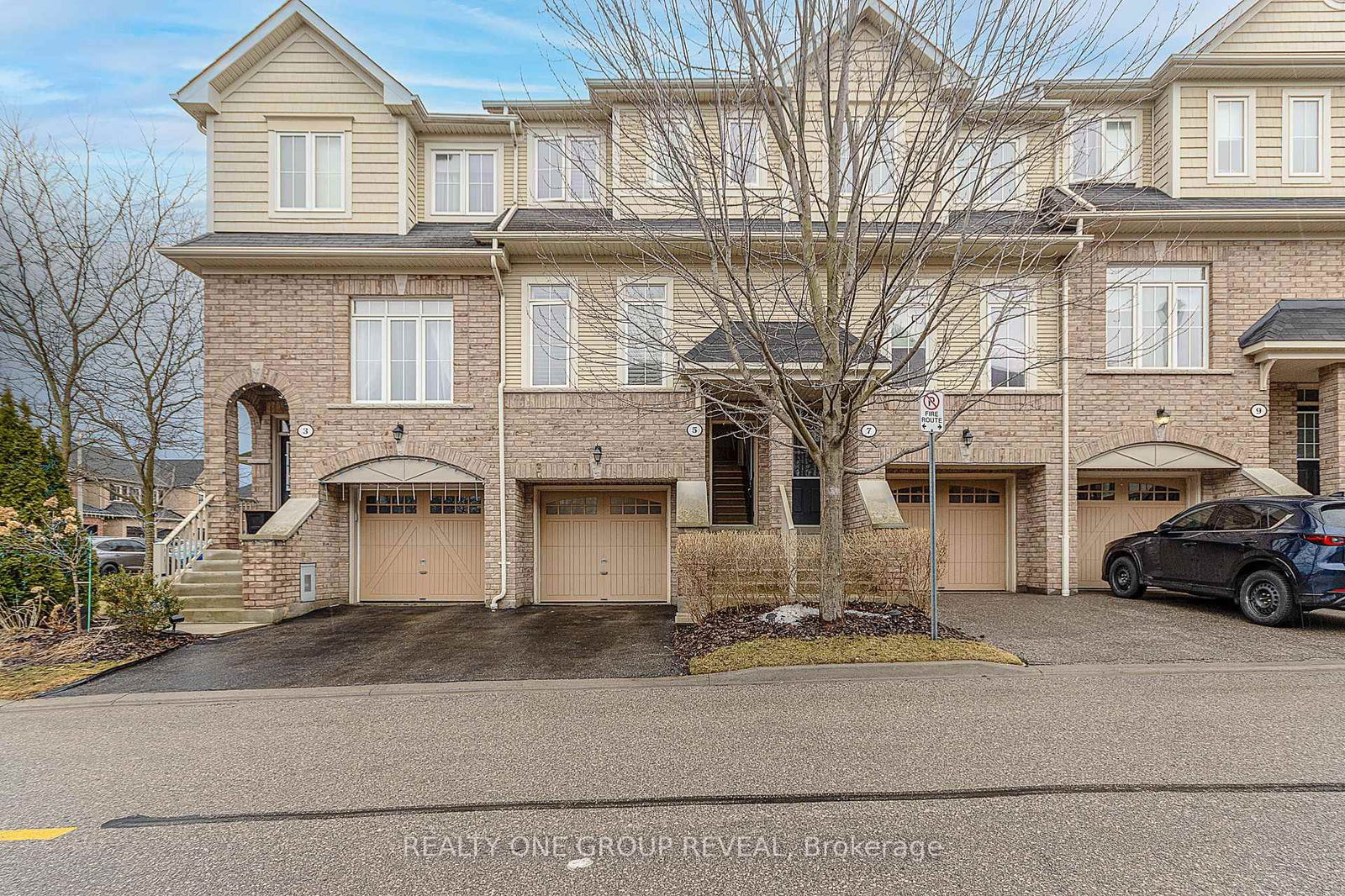 Townhouse for sale at 5 Martinworth Lane, Ajax, Central East, L1Z 0L1 - MLS: E12027835