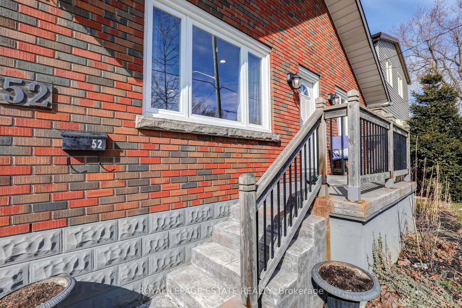 Detached House for sale at 52 Sandown Avenue, Toronto, Birchcliffe-Cliffside, M1N 3W3 - MLS: E12028579