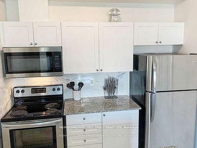 Unit 305 — 84 Aspen Springs Dr, Clarington - Bowmanville image-0-4
