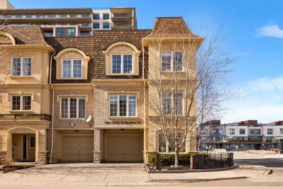 Townhouse sold at 120-1250 St Martins Drive, Pickering, Ontario, L1W 0A2 - Bay Ridges - MLS: E12028996