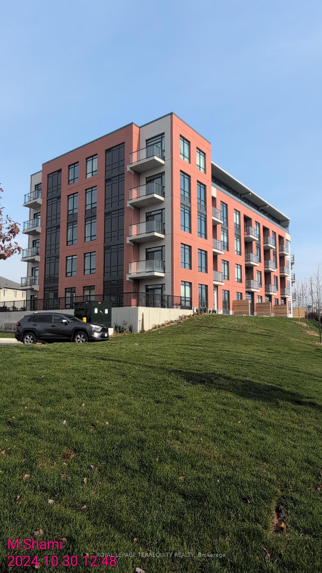 Building at 1010 Dundas Street, Whitby, Pringle Creek