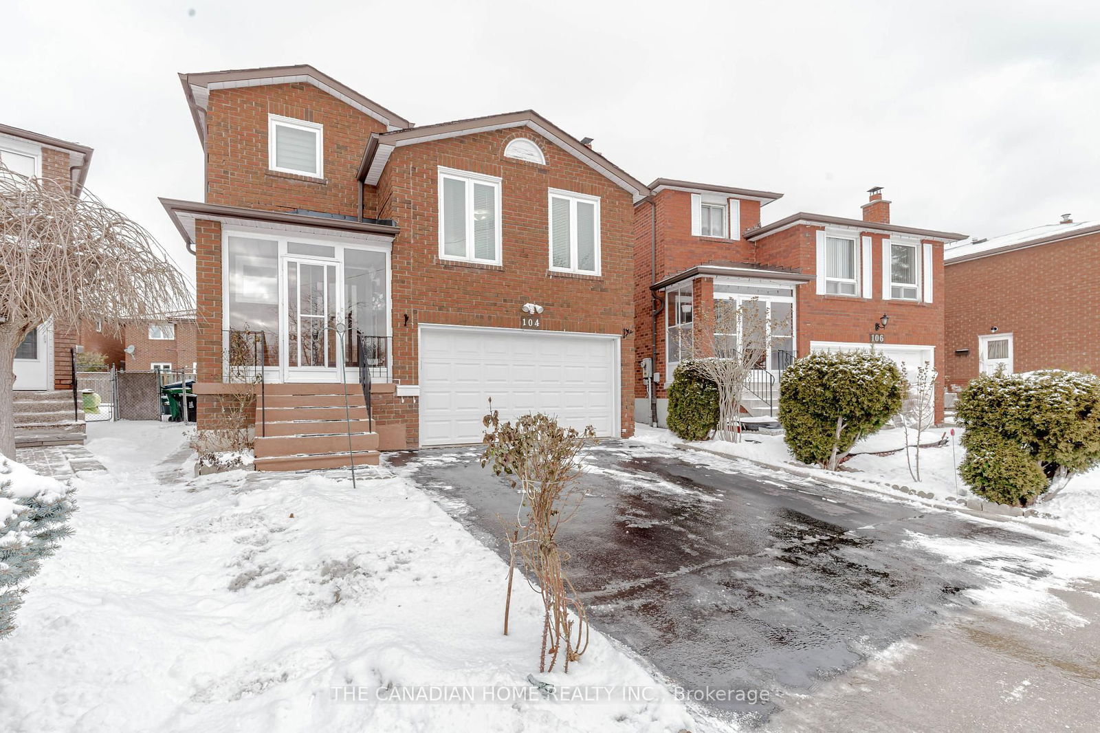 Detached House for sale at 104 BURNT BARK Drive, Toronto, Steeles, M1V 3J8 - MLS: E12029994