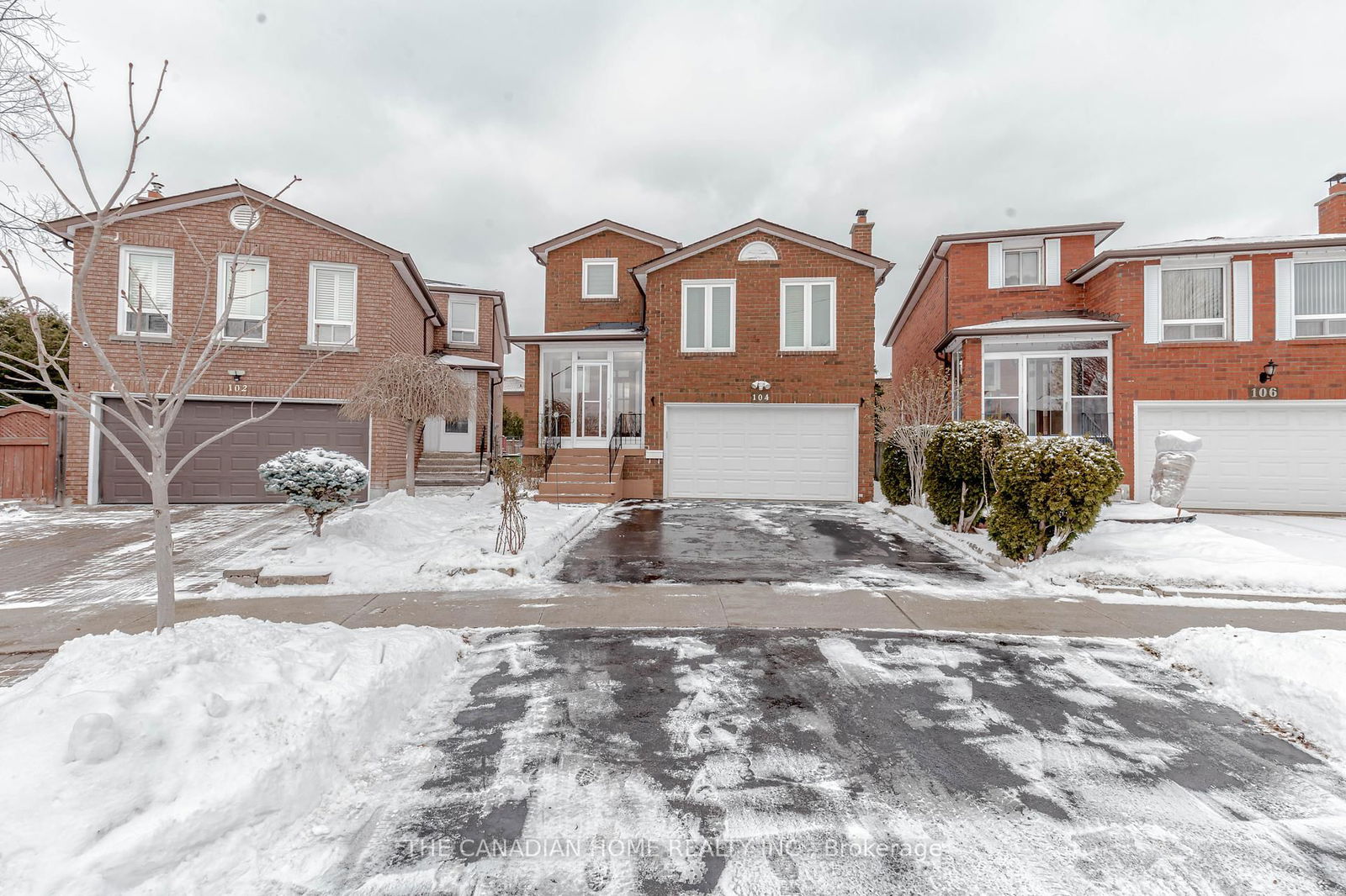 Detached House for sale at 104 BURNT BARK Drive, Toronto, Steeles, M1V 3J8 - MLS: E12029994