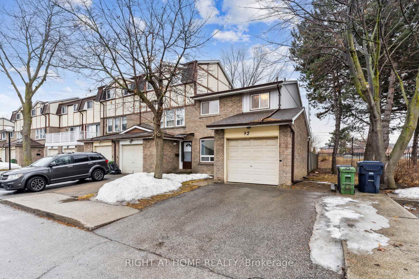 Townhouse for sale at 92-44 Chester Le Boulevard, Toronto, L'Amoreaux, M1W 2M8 - MLS: E12030519