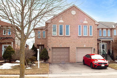 17 Pinebrook Cres, Whitby - Williamsburg