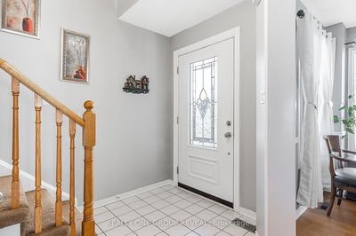 17 Pinebrook Cres, Whitby - Williamsburg image-0-3