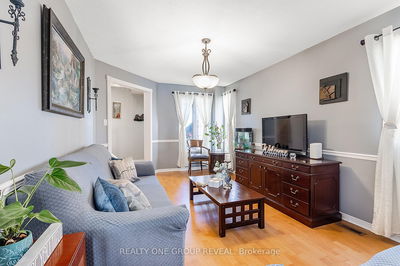 17 Pinebrook Cres, Whitby - Williamsburg image-0-4