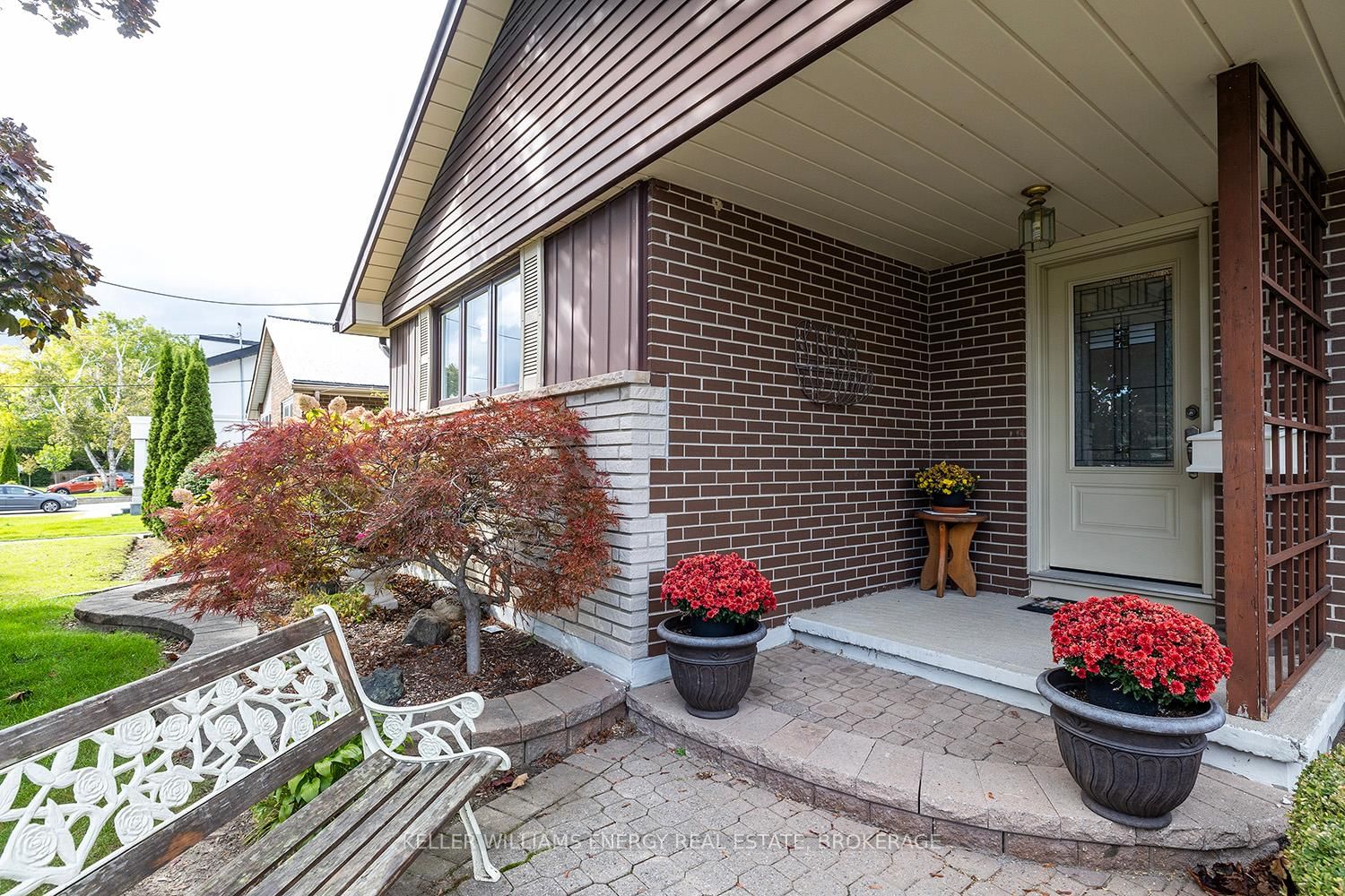 Detached House for sale at 16 Fourth Street, Clarington, Bowmanville, L1C 2G3 - MLS: E12031400