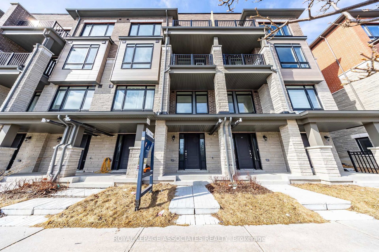 Townhouse sold at 484 Salem Road, Ajax, Central, L1S 0G9 - MLS: E12031546