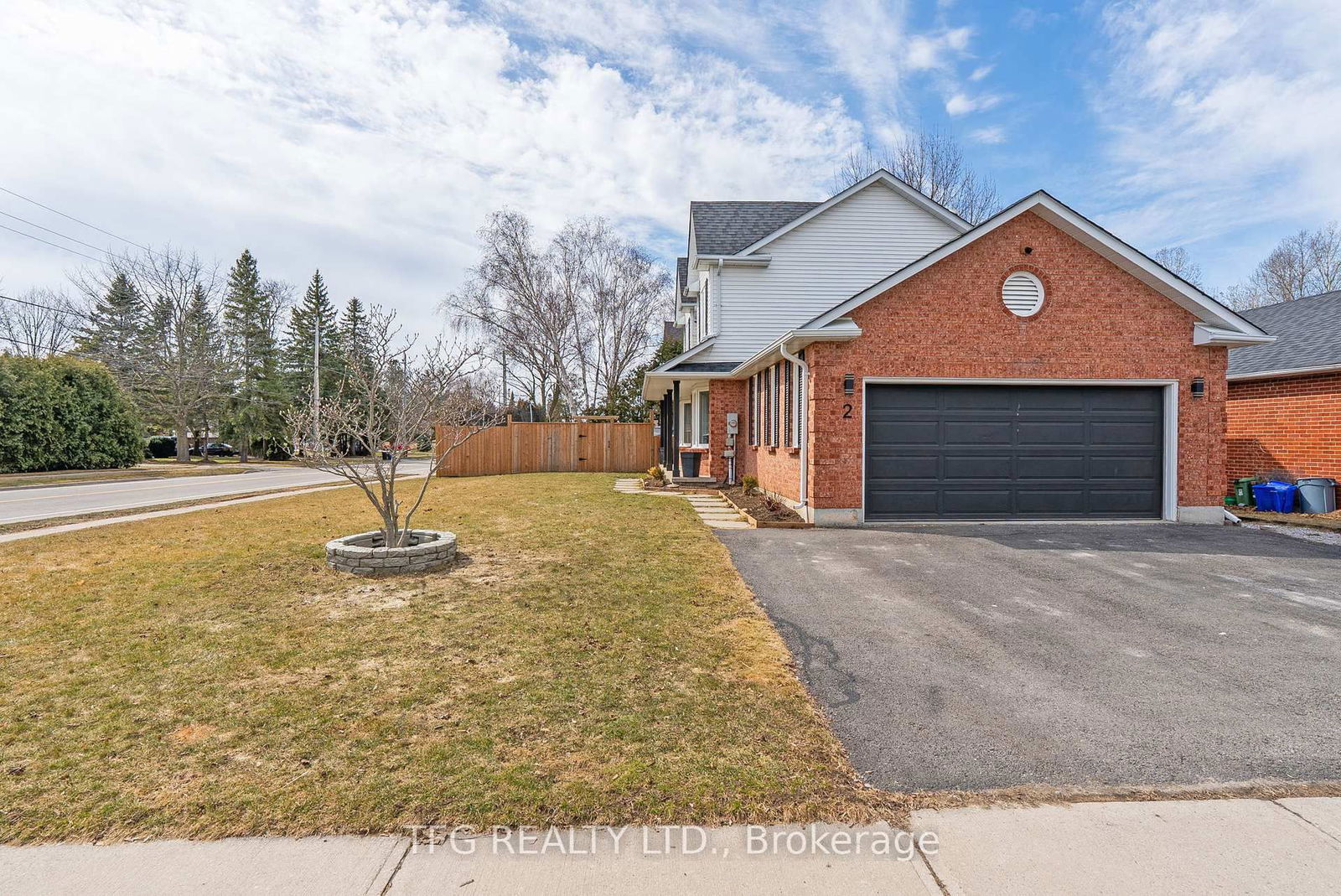 Detached House for sale at 2 Goldpine Avenue, Clarington, Courtice, L1E 1N7 - MLS: E12031786