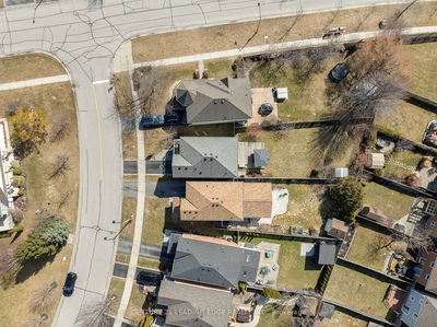 4 Four Winds Dr, Whitby - Port Whitby image-0-3