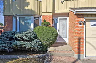 30 Wintermute Blvd, Toronto - Steeles image-0-3