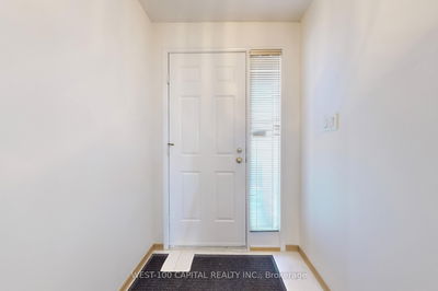 30 Wintermute Blvd, Toronto - Steeles image-0-4