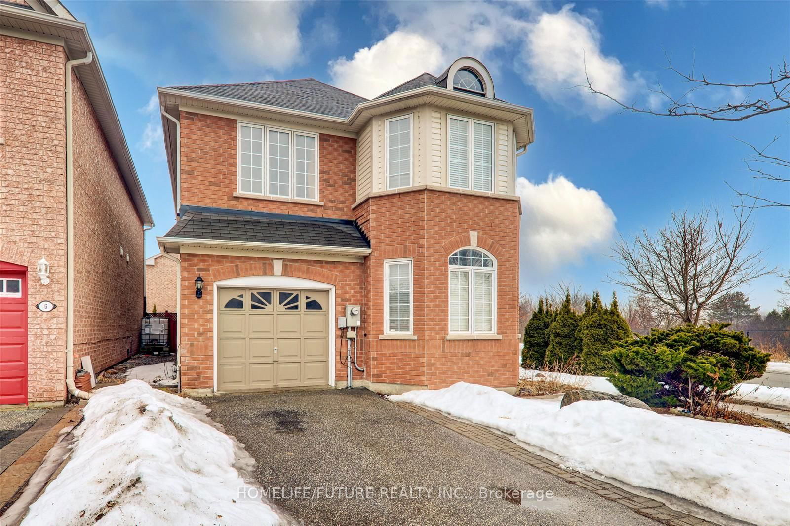 Detached House leased at 10 Gristone Crescent, Toronto, Rouge E11, M1X 1V1 - MLS: E12032875
