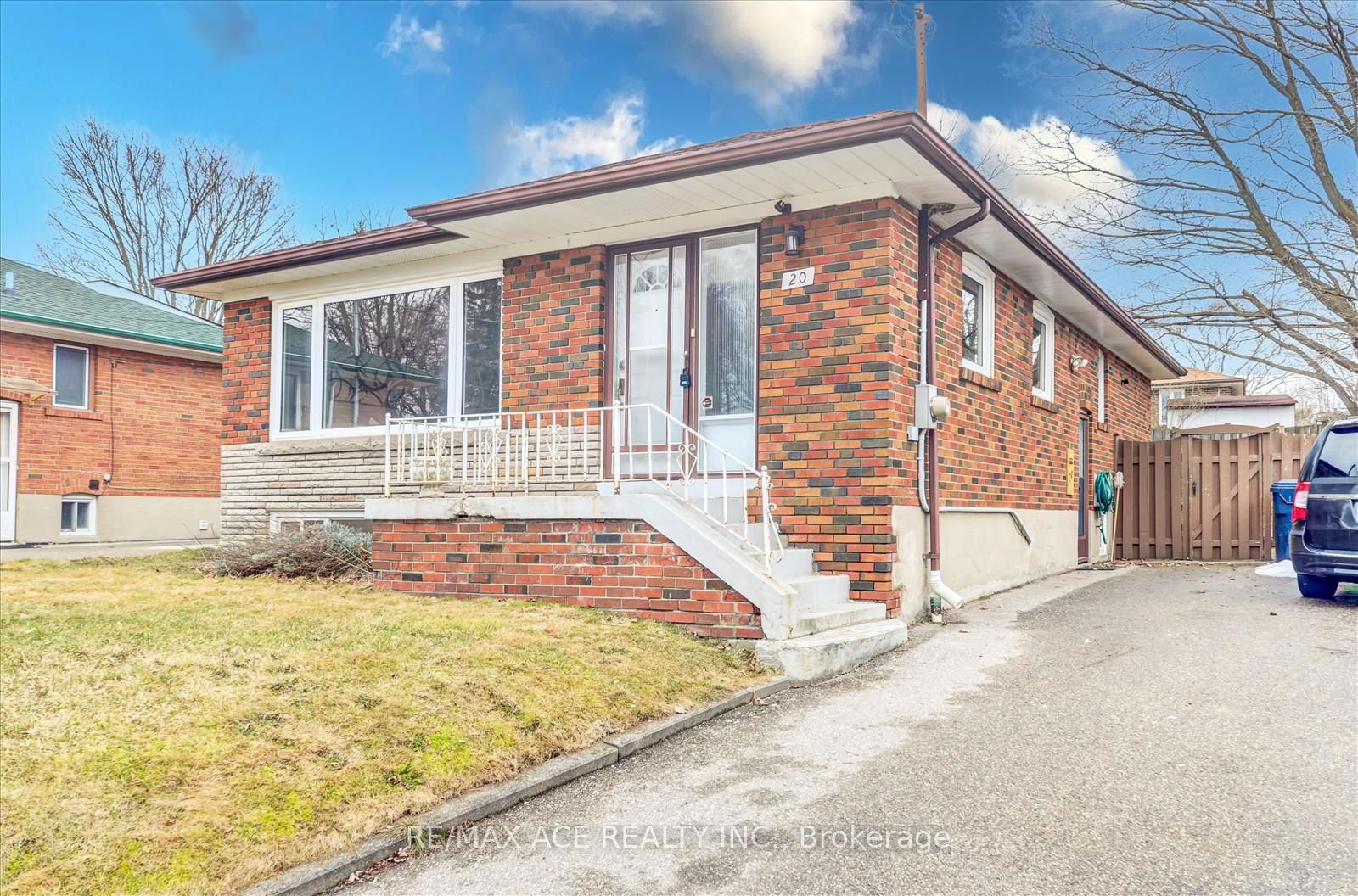 Detached House for sale at 20 Blakemanor Boulevard, Toronto, Woburn, M1J 2W4 - MLS: E12032977