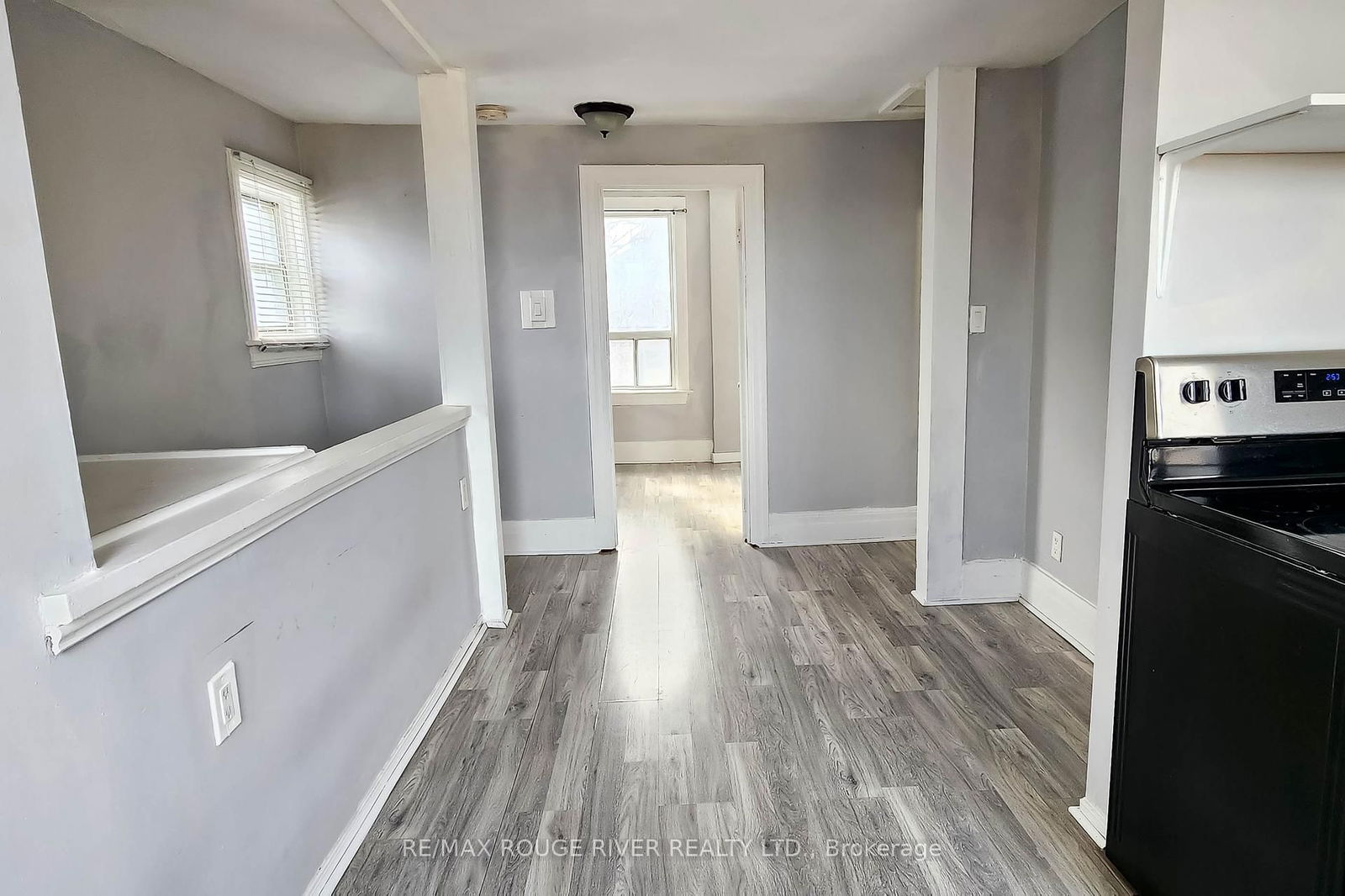 Semi-Detached House leased at 284 Albert Street, Oshawa, Central, L1H 4R8 - MLS: E12034014