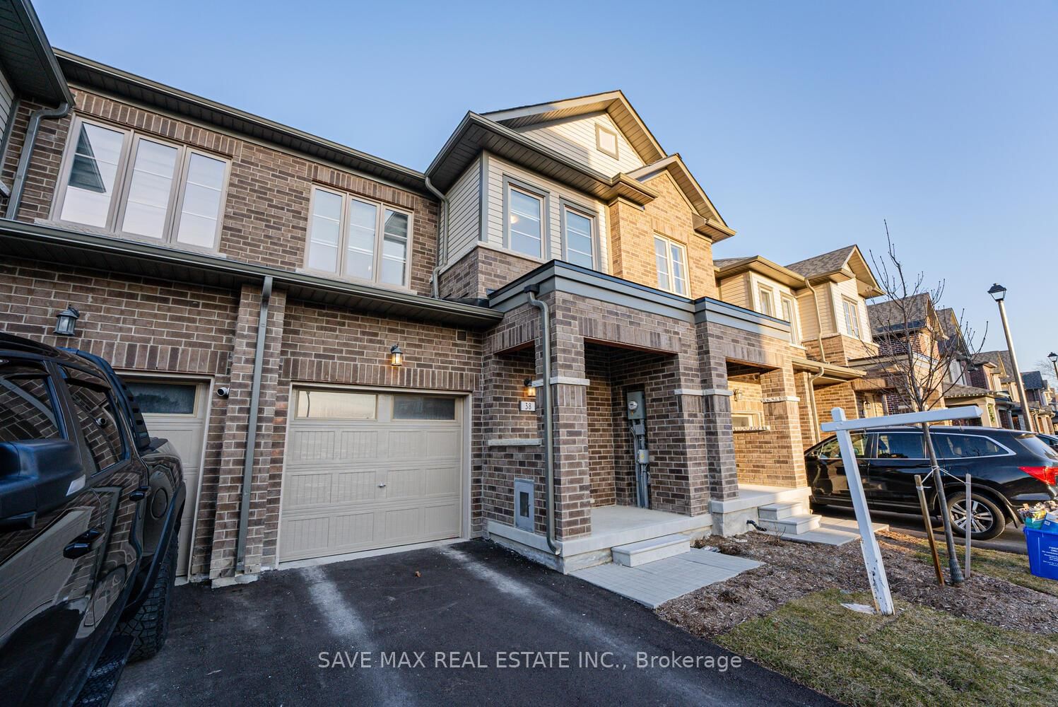 Townhouse for sale at 38 Senay Circle, Clarington, Courtice, L1E 2S2 - MLS: E12034466