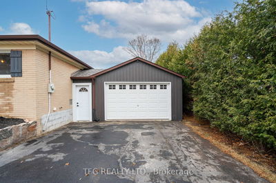 19 Torian Ave, Whitby - Brooklin image-0-1