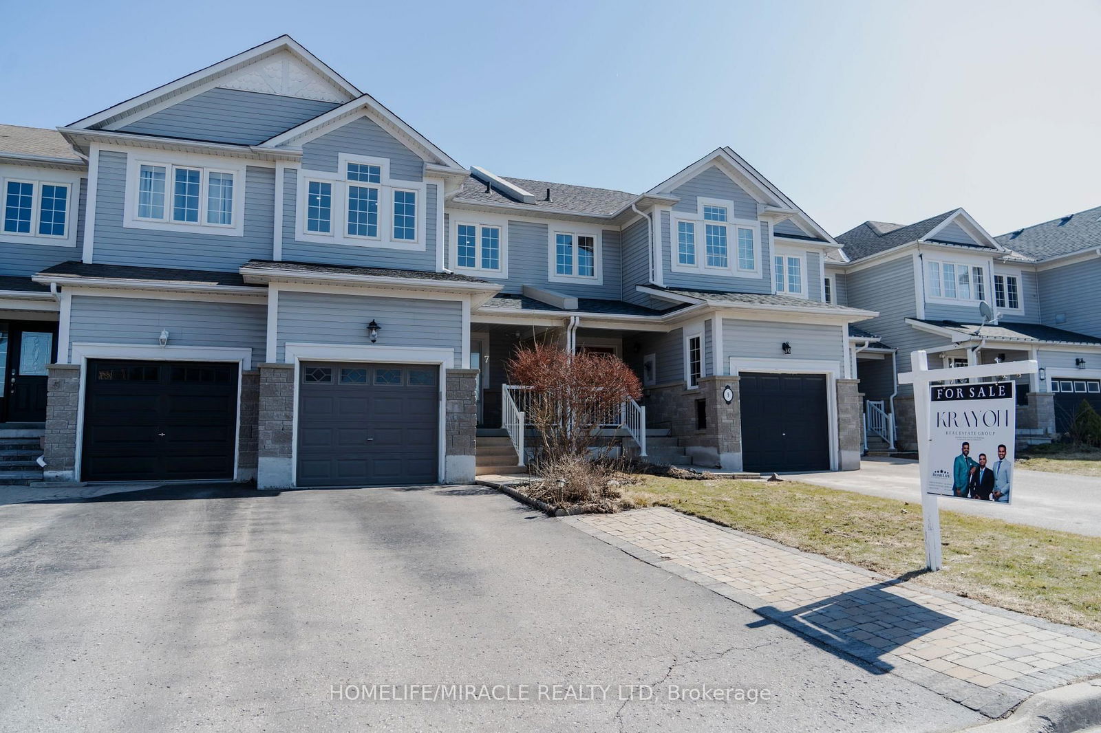 Townhouse for sale at 7 Taft Place, Clarington, Bowmanville, L1C 5M6 - MLS: E12035603