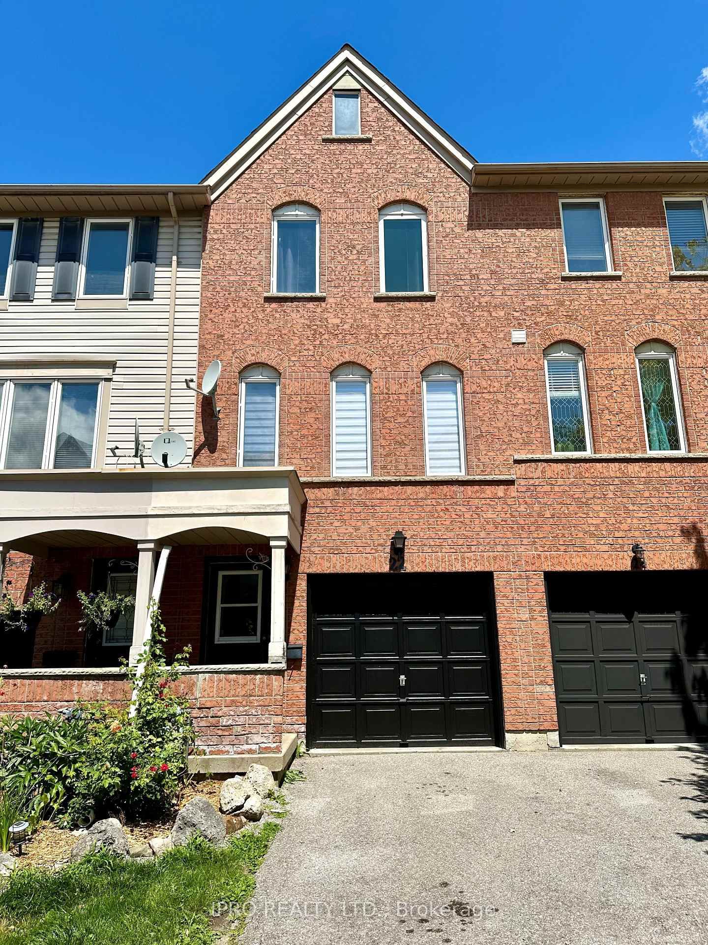 Townhouse for sale at 22 McGonigal Lane, Ajax, Central West, L1T 4G9 - MLS: E12035854